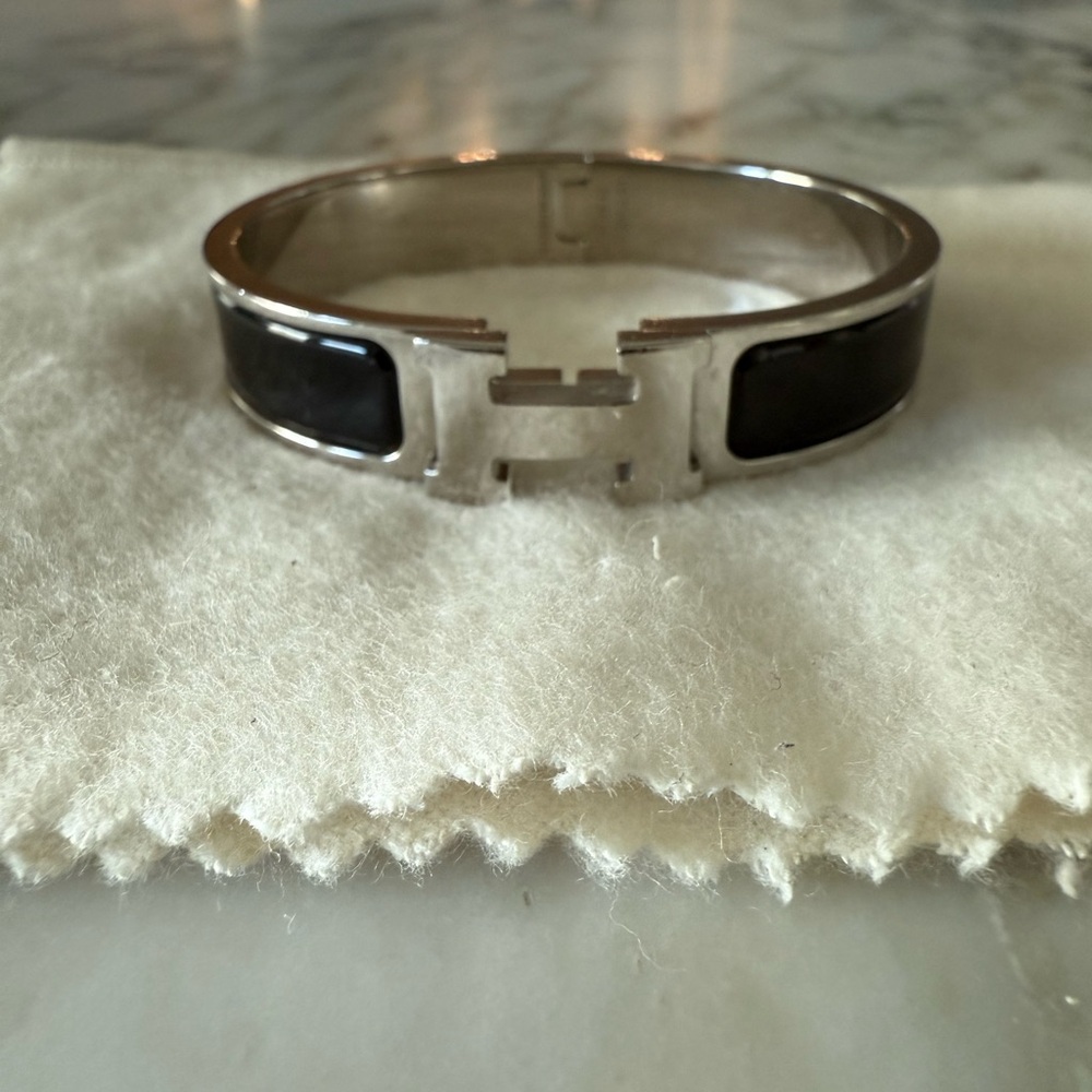 Hermes Clic H authentic bracelet in black